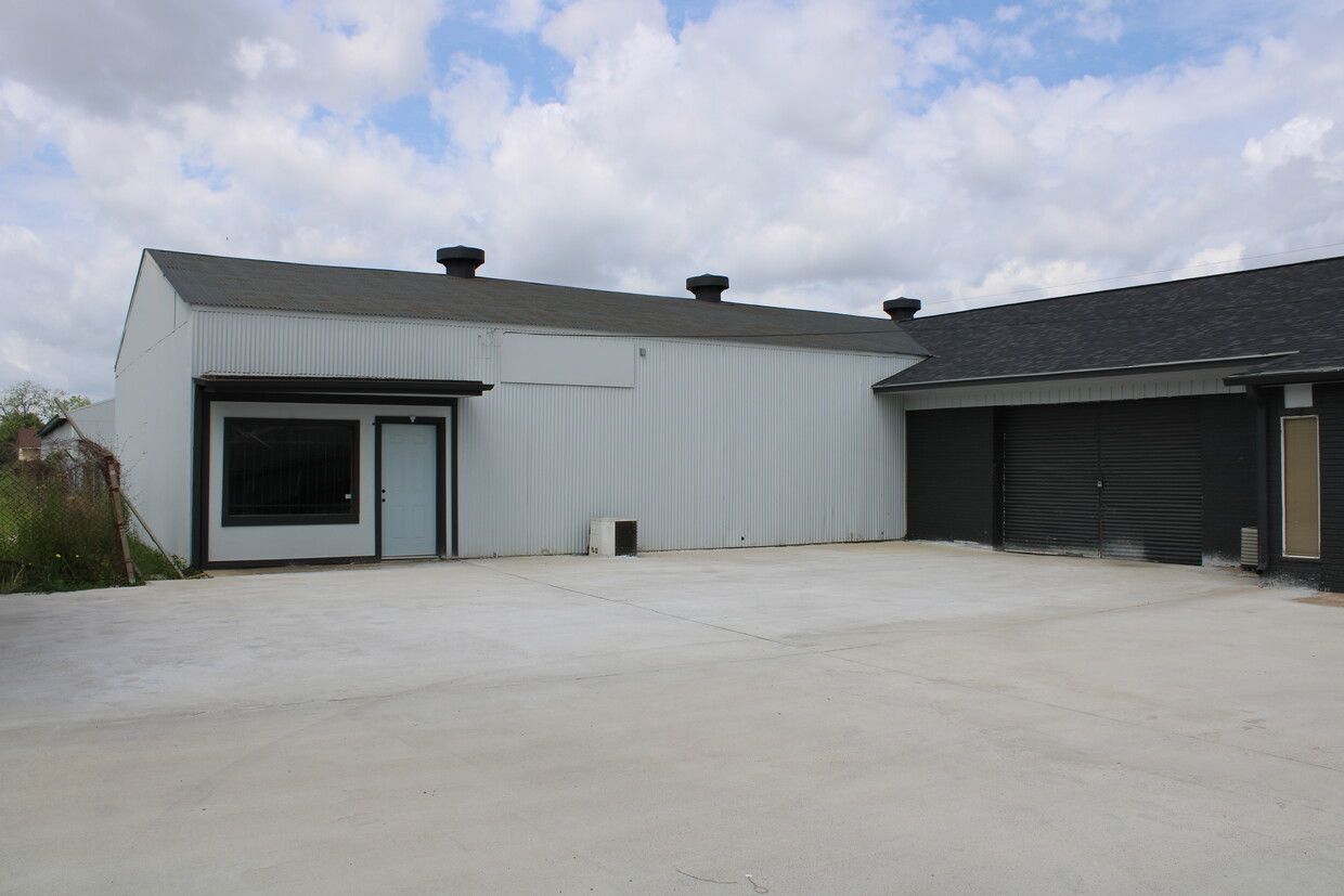 470 S 4th St, Beaumont, TX 77701
